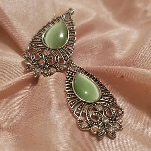 Earrings - Picture 2 of 3